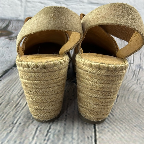 BORN DRILLES MEADE Tan Suede Leather Closed Toe Sling Back Espadrille Wedges - Picture 15 of 17